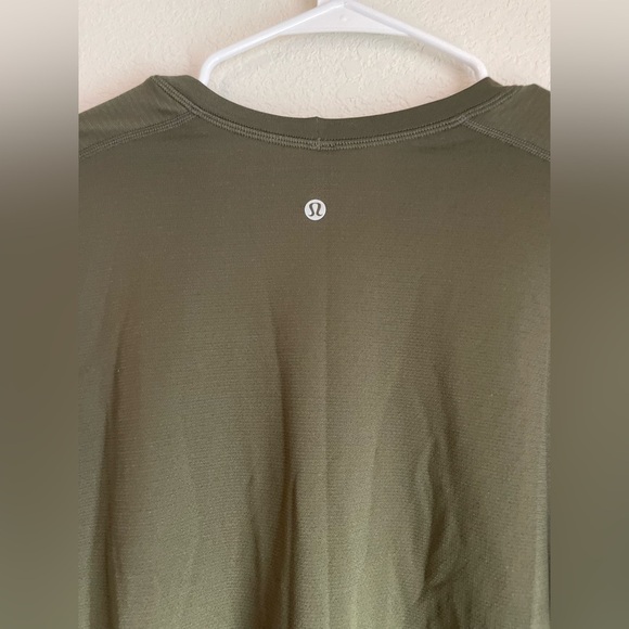 Lululemon Metal Vent Tech Long Sleeve Dark Olive size XL - Picture 4 of 9